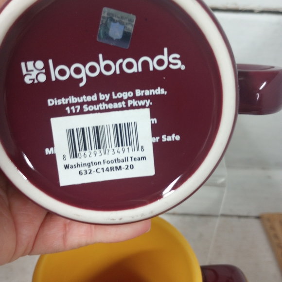 Set of 2 LOGO BRANDS Washington Commanders Football Team Sculpted Relief Coffee - Picture 6 of 8